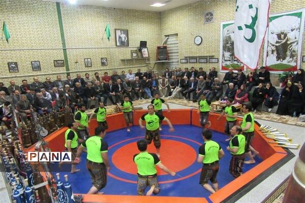 مراسم تجلیل از استاد احمد عزتی پرور در سالن ورزش باستانی ناحیه یک قم
