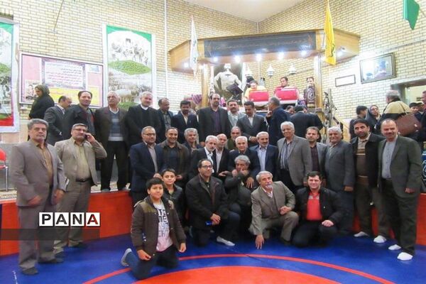 مراسم تجلیل از استاد احمد عزتی پرور در سالن ورزش باستانی ناحیه یک قم