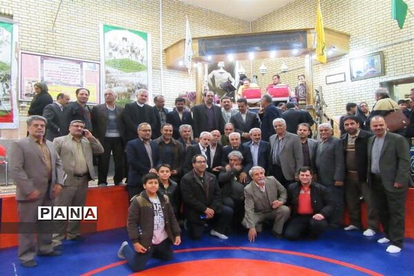 مراسم تجلیل از استاد احمد عزتی پرور در سالن ورزش باستانی ناحیه یک قم