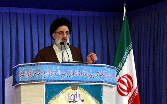 دشمن با جنگ نرم می‌خواهد اندیشه و فکر جامعه را تضعیف و تخریب کند