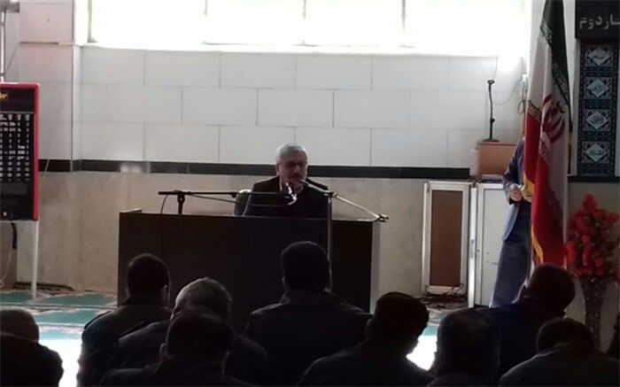 برگزاری میزخدمت در نماز جمعه شهرستان فیروزکوه