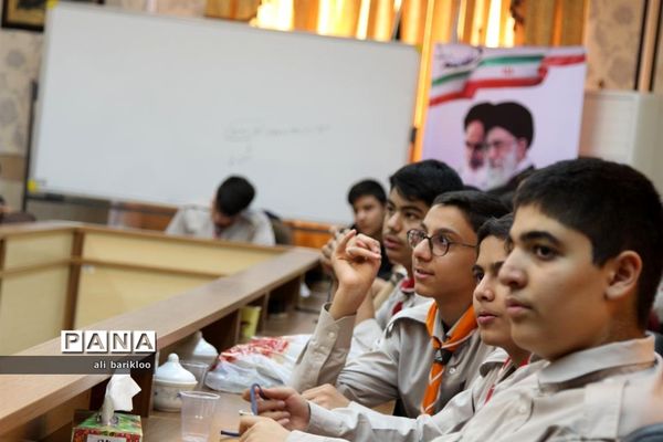 پنجمین جلسه آموزشی گروه ویژه پیشتازان پسر سازمان دانش‌آموزی استان قم