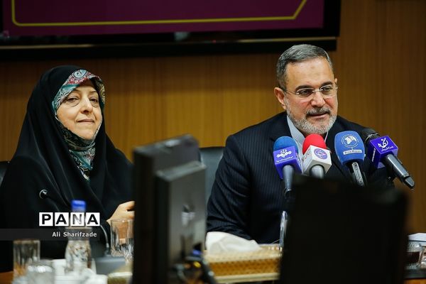 نشست گفت‌وگوی بین نسلی