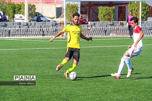 دیدار تیم های ارشاد گله‌دار و  قیر و کارزین