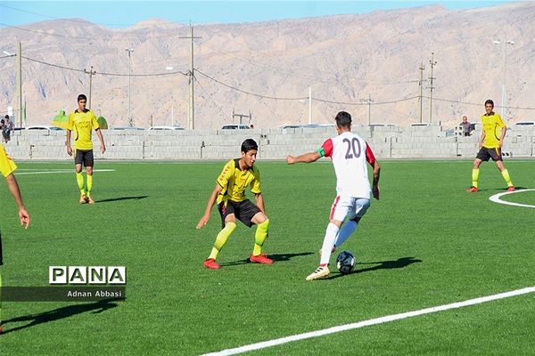 دیدار تیم های ارشاد گله‌دار و  قیر و کارزین