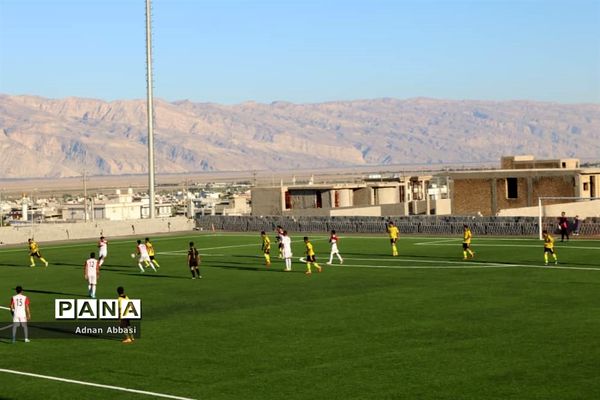 دیدار تیم های ارشاد گله‌دار و  قیر و کارزین