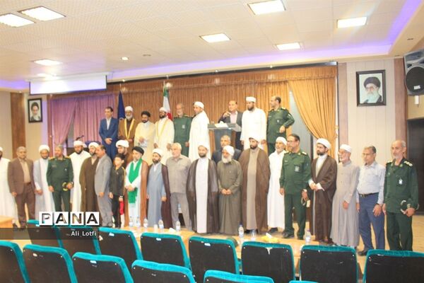 همایش وحدت  اهل سنت و شیعه به میزبانی منطقه دوم نیروی دریایی سپاه بوشهر