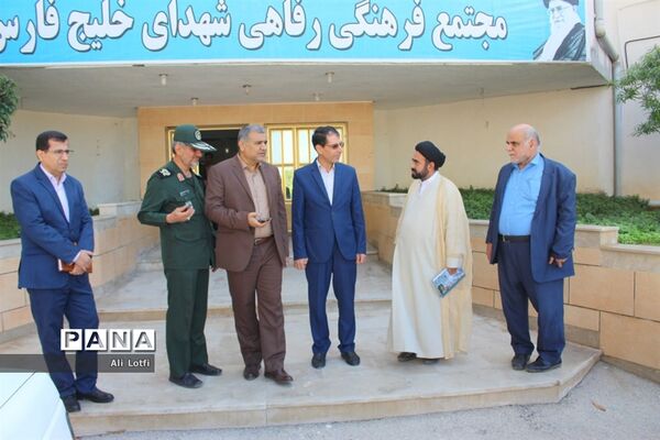 همایش وحدت  اهل سنت و شیعه به میزبانی منطقه دوم نیروی دریایی سپاه بوشهر