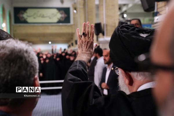 دیدار مسئولان نظام و میهمانان کنفرانس وحدت اسلامى‌ با مقام معظم رهبری