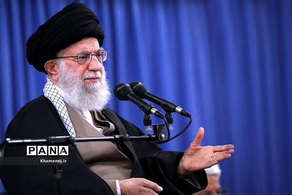 دیدار مسئولان نظام و میهمانان کنفرانس وحدت اسلامى‌ با مقام معظم رهبری
