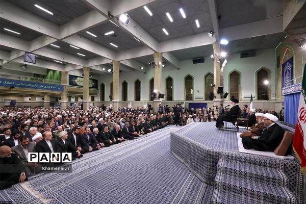 دیدار مسئولان نظام و میهمانان کنفرانس وحدت اسلامى‌ با مقام معظم رهبری