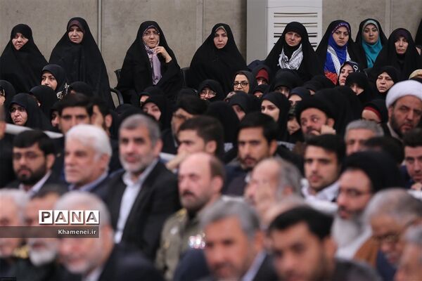 دیدار مسئولان نظام و میهمانان کنفرانس وحدت اسلامى‌ با مقام معظم رهبری