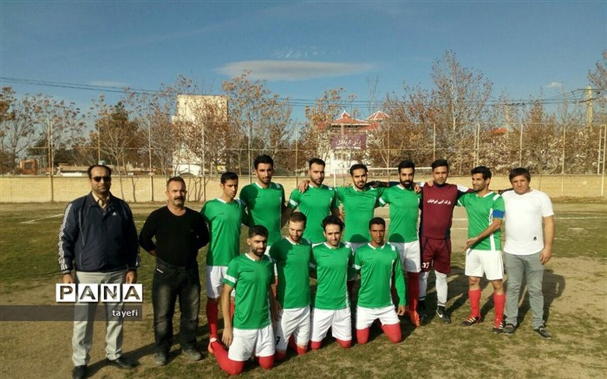 برتری تیم فوتبال شهید حسینی چناران بر تیم فوتبال سپاهان کاشمر