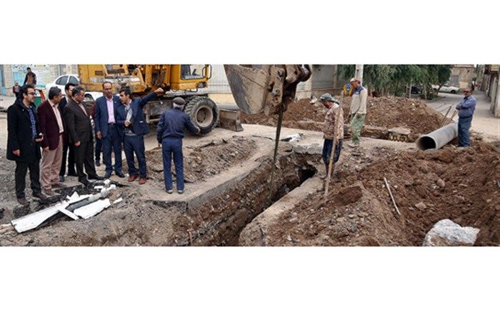 بازدید  از عملیات رفع حادثه شکستگی لوله آب