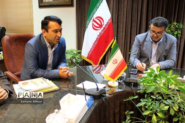 دیدار اعضای سازمان دانش‌آموزی مازندران با استاندار