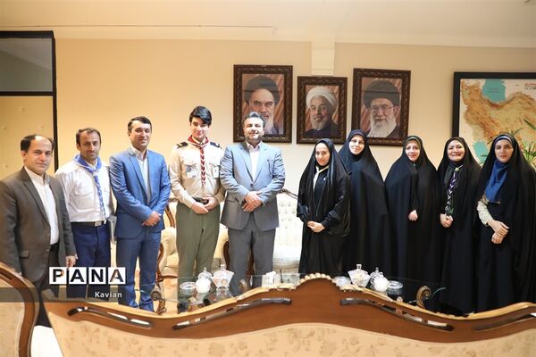 دیدار اعضای سازمان دانش‌آموزی مازندران با استاندار