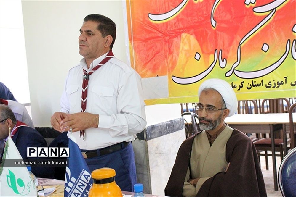 جلسه تبیین و تشریح فعالیت‌های سازمان دانش‌آموزی استان کرمان