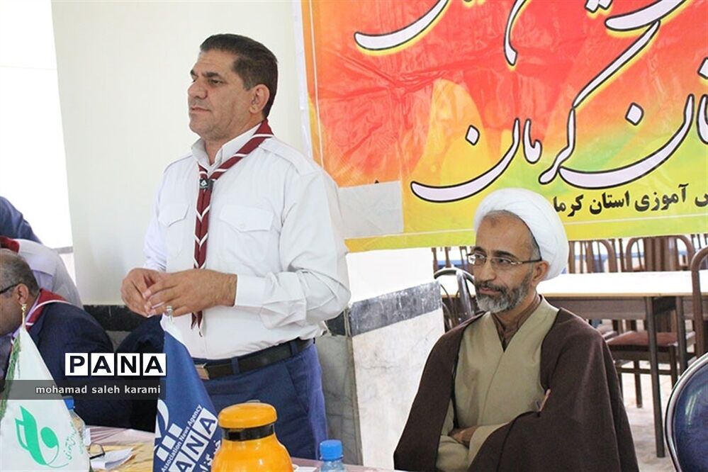 جلسه تبیین و تشریح فعالیت‌های سازمان دانش‌آموزی استان کرمان