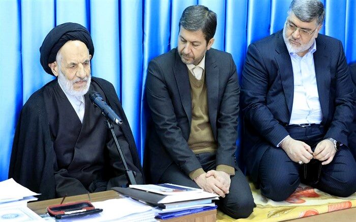 شرایط مدیریت عادلانه و بیرون آمدن از روزمرگی را نهادینه کنید