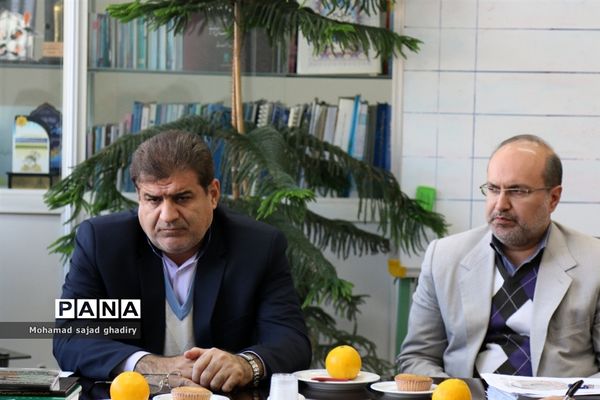 نشست صمیمی مدیرکل آموزش و پرورش شهرتهران با حوزه معاونت پرورشی و فرهنگی