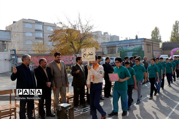 برگزاری افتتاحیه المپیاد ورزشی درون مدرسه‌ای در دبیرستان شهید هاشمی نژاد3 ناحیه 6 مشهد