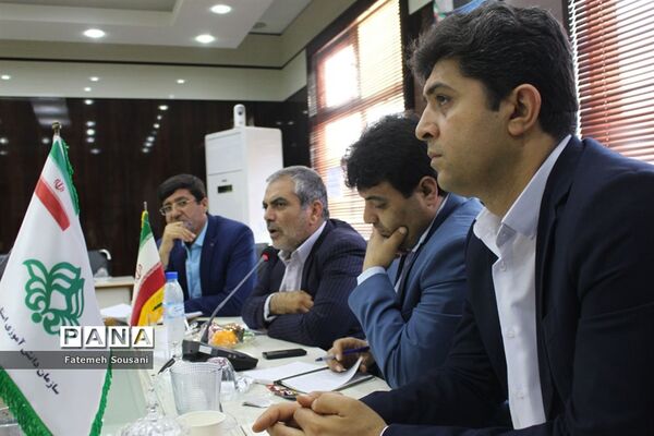 جلسه کارشناسان سازمان دانش‌آموزی شهرستان‌ها و مناطق استان بوشهر