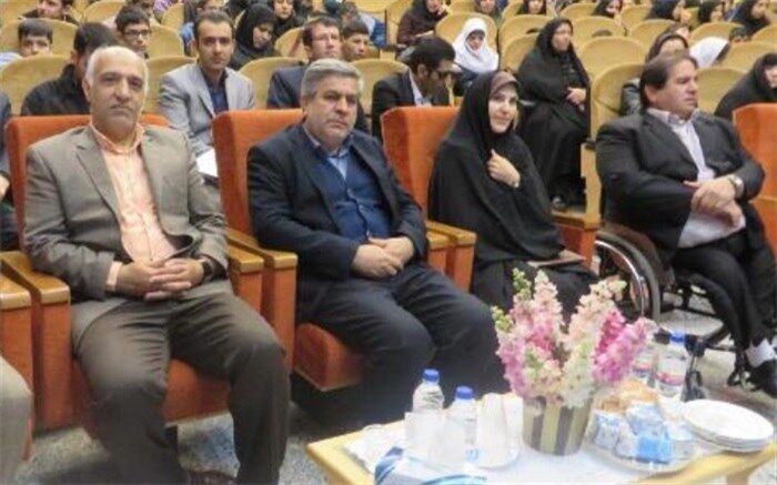 آموزش و پرورش استثنایی دو هدف تشخیص و پیشگیری و توان بخشی و آموزش را دنبال می کند