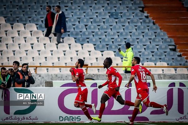 دیدار تیم های پرسپولیس و ذوب آهن