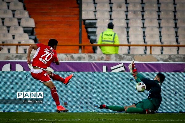 دیدار تیم های پرسپولیس و ذوب آهن