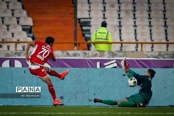 دیدار تیم های پرسپولیس و ذوب آهن