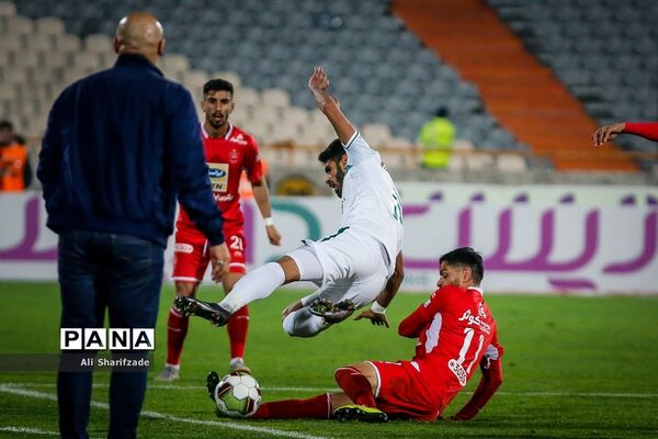 دیدار تیم های پرسپولیس و ذوب آهن