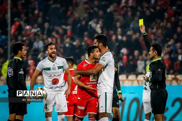 دیدار تیم های پرسپولیس و ذوب آهن