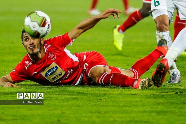 دیدار تیم های پرسپولیس و ذوب آهن