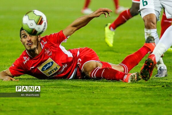 دیدار تیم های پرسپولیس و ذوب آهن