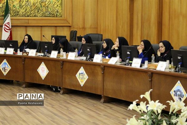 نخستین گردهمایی مسئولان سازمان دانش آموزی استان فارس در سال تحصیلی 97-98