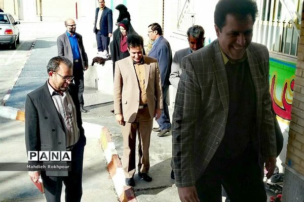 برگزاری جشن روزجهانی خاک در دبیرستان دخترانه فخرالزمان قریب