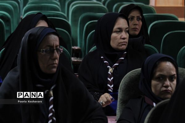 کارگاه‌های آموزشی برای مسئولان سازمان دانش آموزی استان فارس