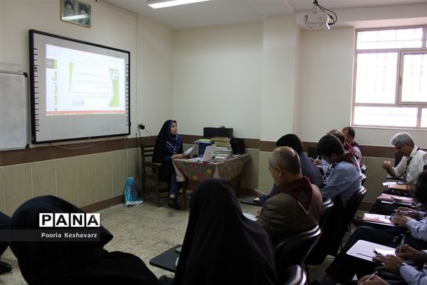 کارگاه‌های آموزشی برای مسئولان سازمان دانش آموزی استان فارس