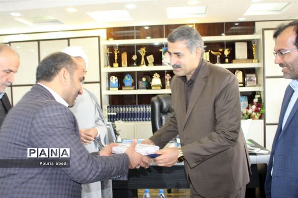 نشست مسئولان موسسه ترویج قرآن با مدیرکل  آموزش و پرورش استان بوشهر