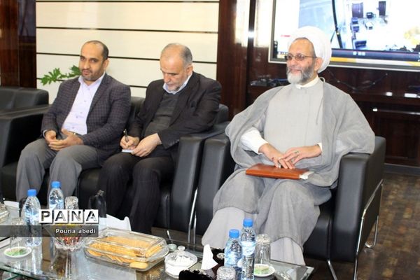 نشست مسئولان موسسه ترویج قرآن با مدیرکل  آموزش و پرورش استان بوشهر