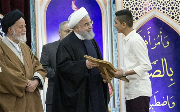قدردانی رئیس‌جمهوری از دانش‌آموز کبودرآهنگی به عنوان نوجوان نمونه نمازی