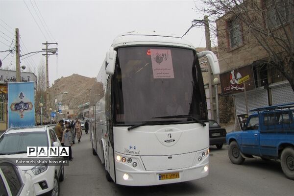 اعزام دانش آموزان دختر شهرستان فیروزکوه به مناطق عملیاتی جنوب کشور