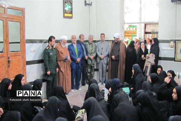 اعزام دانش آموزان دختر شهرستان فیروزکوه به مناطق عملیاتی جنوب کشور