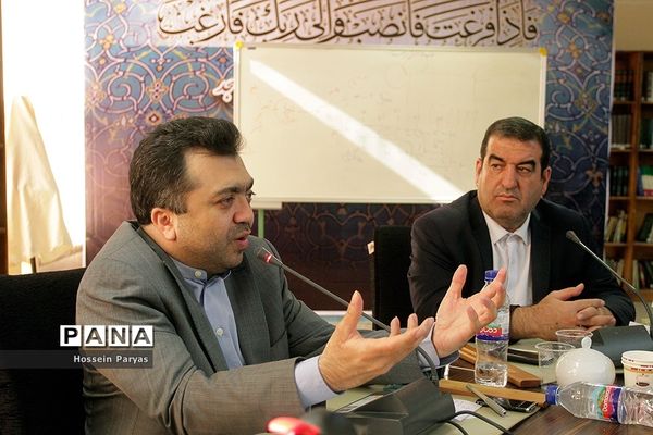 دیدار معاون حقوقی و امور مجلس آموزش و پرورش با اعضای اتحادیه انجمن‌های اسلامی