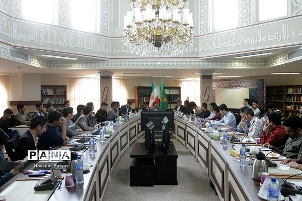 دیدار معاون حقوقی و امور مجلس آموزش و پرورش با اعضای اتحادیه انجمن‌های اسلامی