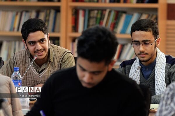 دیدار معاون حقوقی و امور مجلس آموزش و پرورش با اعضای اتحادیه انجمن‌های اسلامی