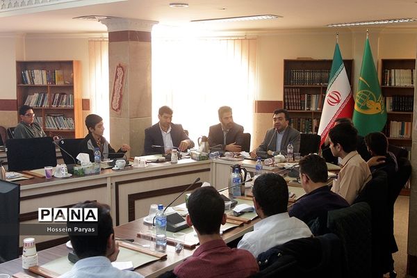 دیدار معاون حقوقی و امور مجلس آموزش و پرورش با اعضای اتحادیه انجمن‌های اسلامی