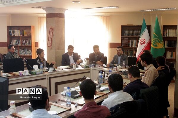 دیدار معاون حقوقی و امور مجلس آموزش و پرورش با اعضای اتحادیه انجمن‌های اسلامی