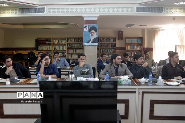 دیدار معاون حقوقی و امور مجلس آموزش و پرورش با اعضای اتحادیه انجمن‌های اسلامی