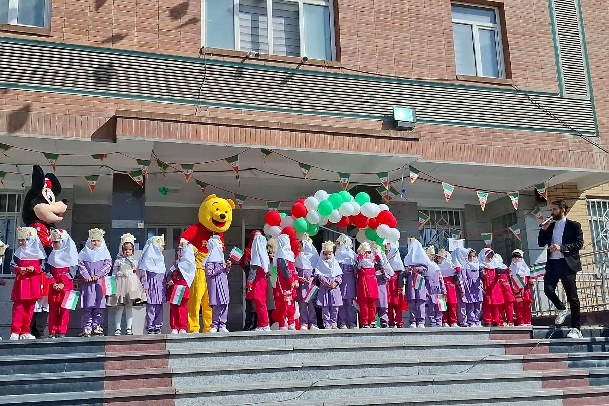 برگزاری جشن غنچه ها در آموزشگاه حضرت زینب(س)